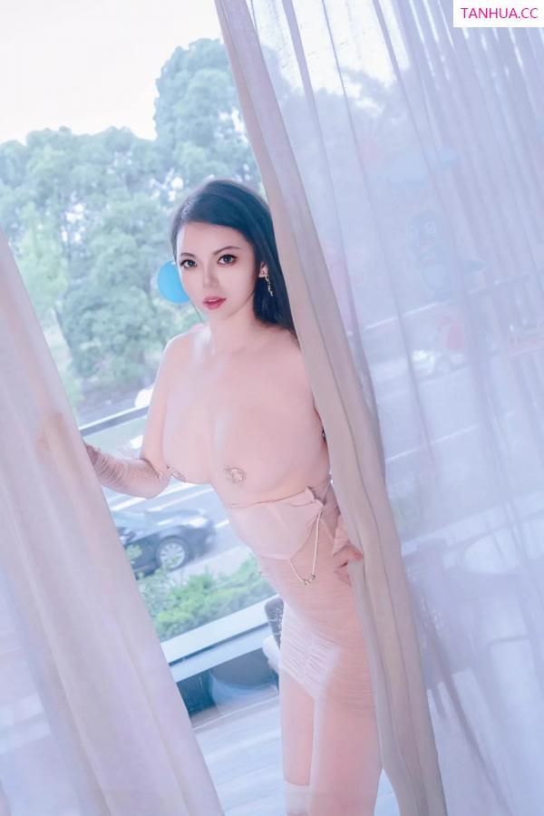   [XiuRen]高清写真图 2025.07.07 No.10516 大美妞儿 透明装女郎第45张图片